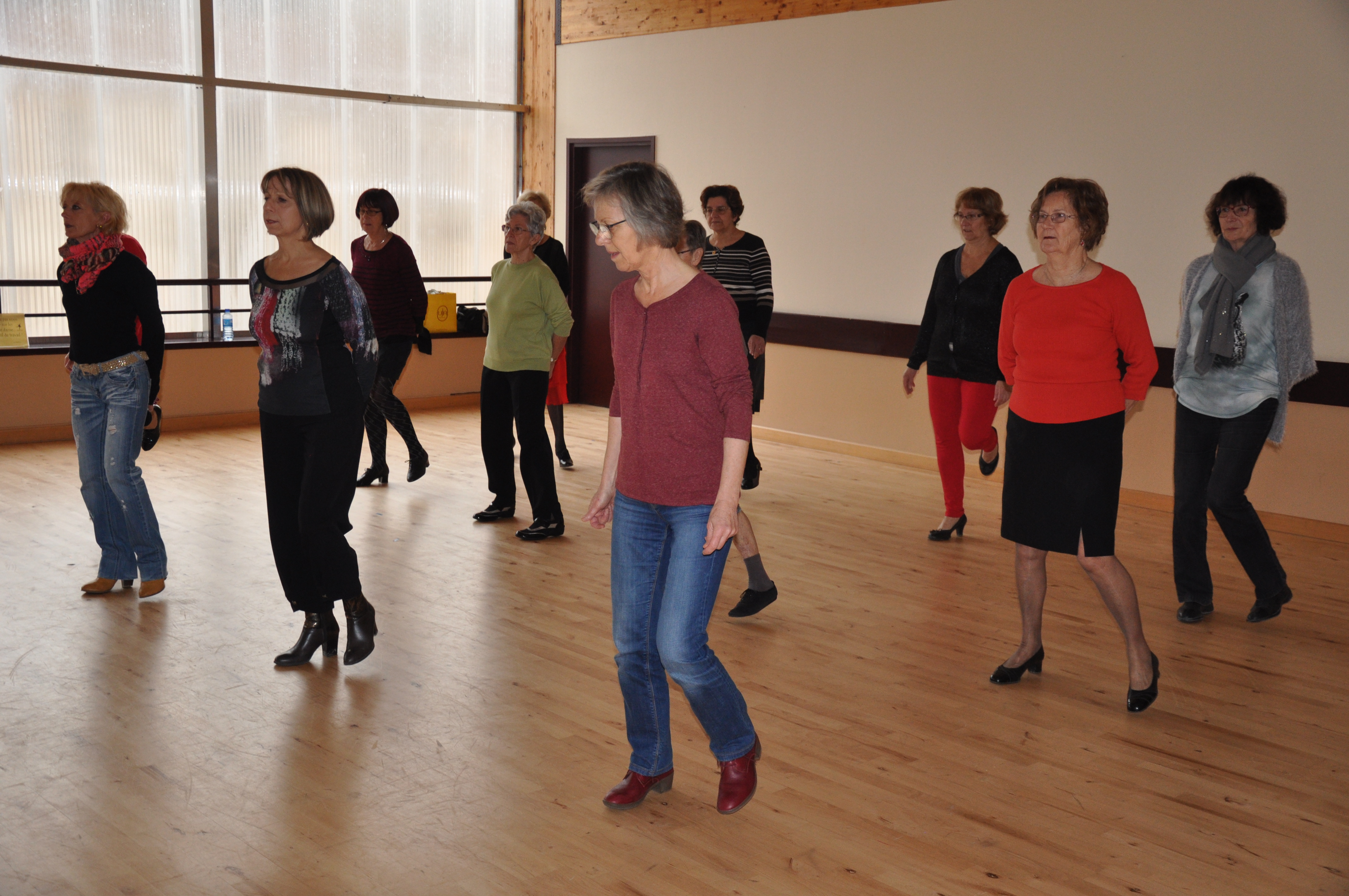 Danse en ligne | Association Familiale du Canton de Saint-Péray